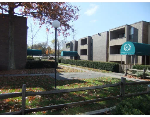 Unit for sale at 60 Shrewsbury Green Dr, Shrewsbury, MA 01545