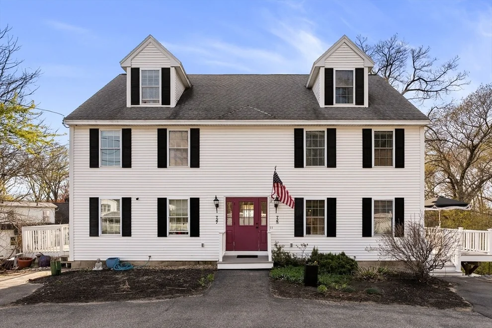 Unit for sale at 725 Waverly Rd, North Andover, MA 01845