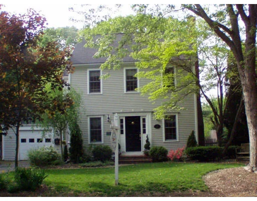 Unit for sale at 25 Sherwood Rd, Hingham, MA 02043