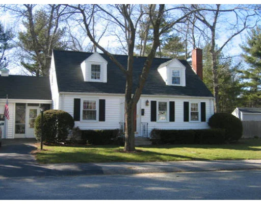 Unit for sale at 70 Holly Hill Cir, Weymouth, MA 02190