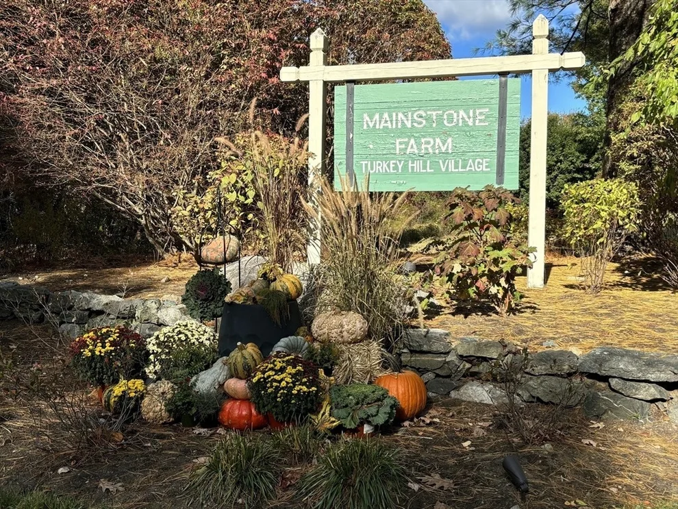 Unit for sale at 1 Essex, Wayland, MA 01778