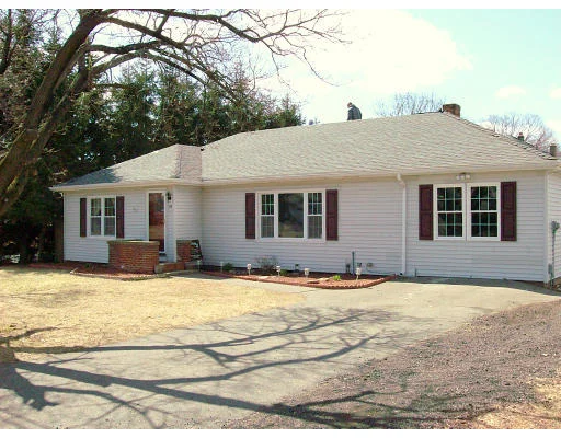 Unit for sale at 94 Medford St, Chicopee, MA 01020