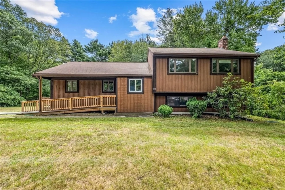 Unit for sale at 110 Queens Brook Rd, Pembroke, MA 02359