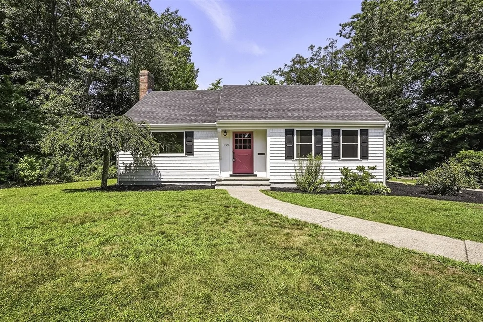 Unit for sale at 159 Gardner St, Hingham, MA 02043