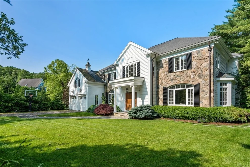 Unit for sale at 69 Princeton Rd, Brookline, MA 02467