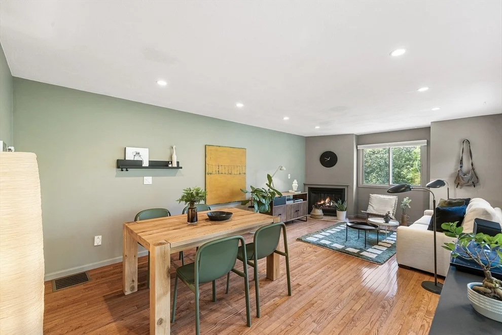 Unit for sale at 16 Admirals Ln, Salem, MA 01970