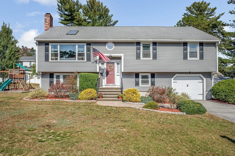 Unit for sale at 43 Palm Dr, Tewksbury, MA 01876
