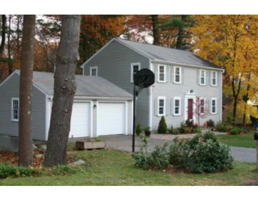 Unit for sale at 17 Oneida Rd, Acton, MA 01720