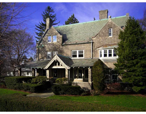 Unit for sale at 37 Beechcroft Road, Newton, MA 02458