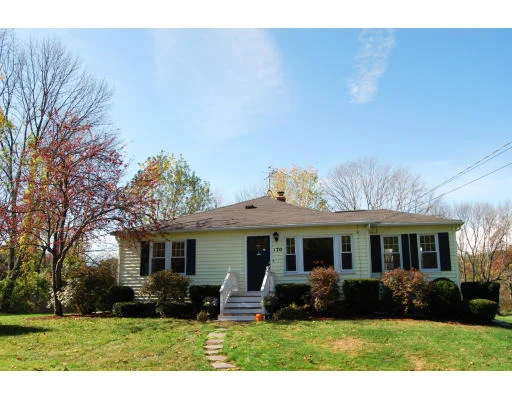 Unit for sale at 170 Westboro Rd, Upton, MA 01568
