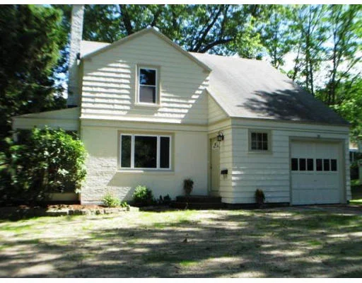 Unit for sale at 2 Castle Heights Rd, Andover, MA 01810