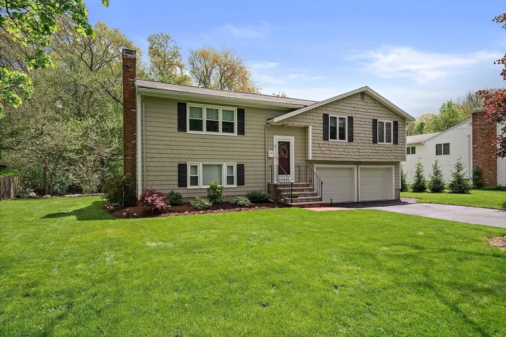 Unit for sale at 3 Burke Dr, Canton, MA 02021