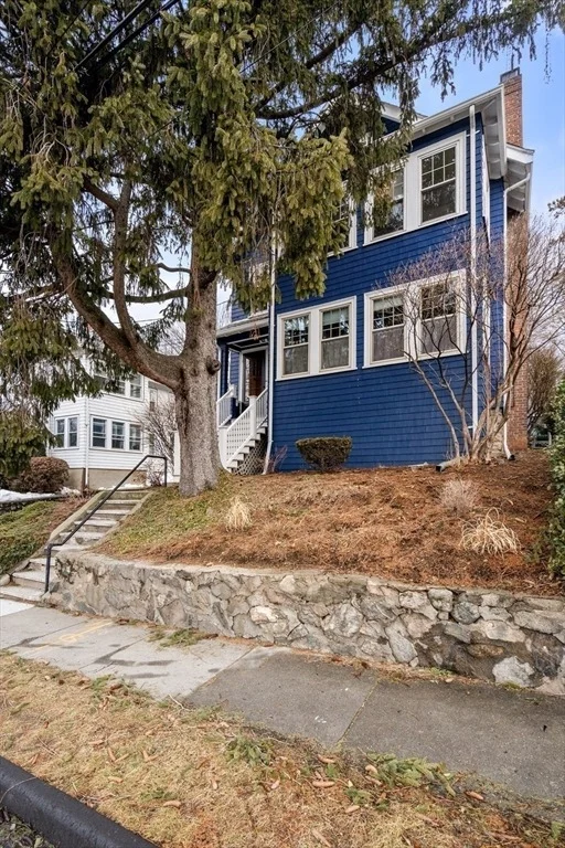 Unit for sale at 105 Hammond Rd, Belmont, MA 02478
