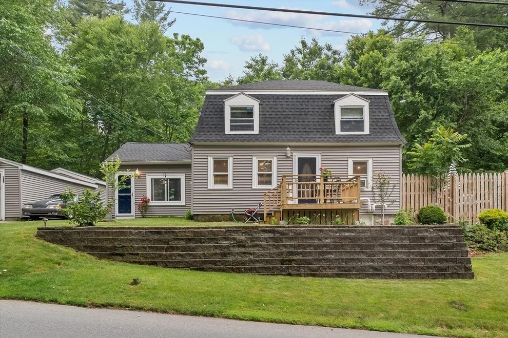 Unit for sale at 466 Lake St, Haverhill, MA 01832