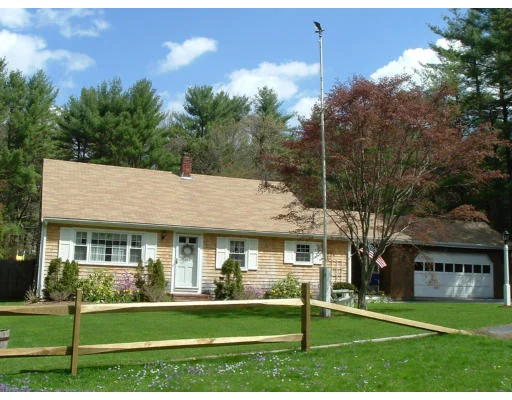 Unit for sale at 22 Hilltop Ln, Duxbury, MA 02332
