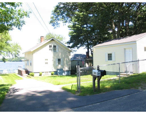 Unit for sale at 240 Lakeview Ave Ext, Taunton, MA 02780