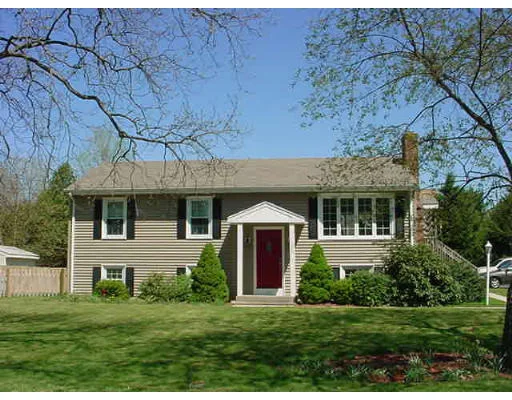 Unit for sale at 356 Oakhill Ave, Attleboro, MA 02703
