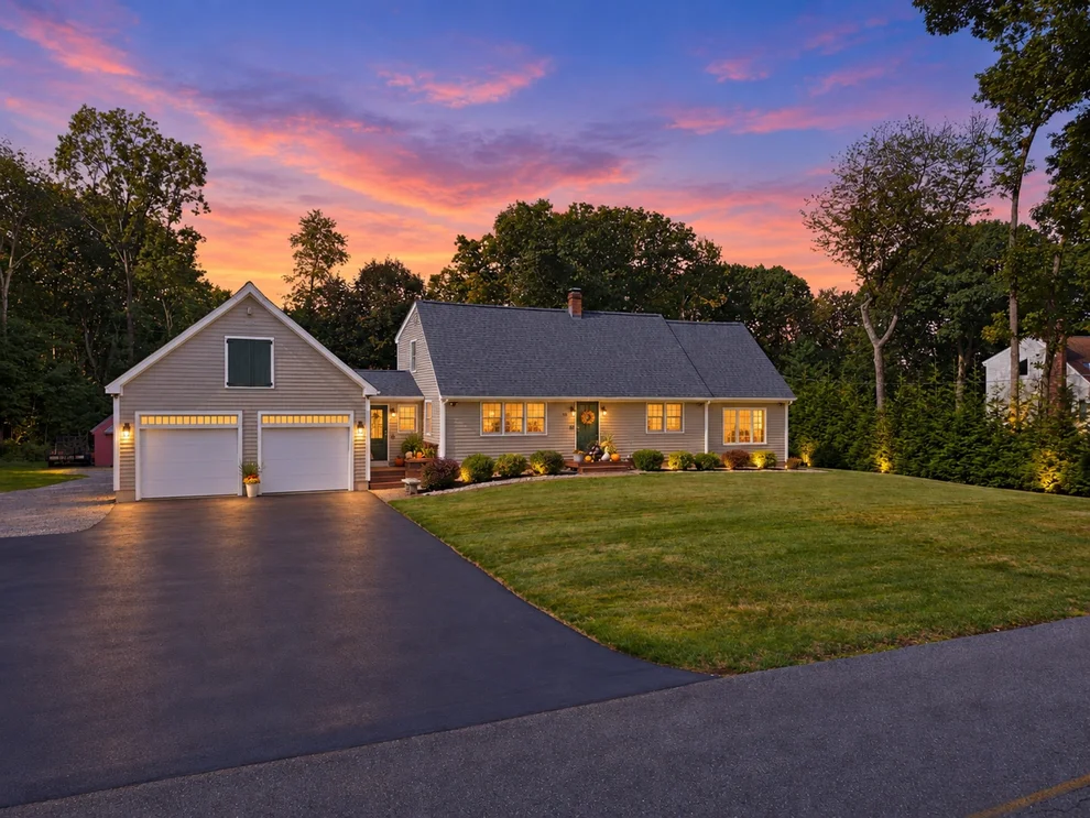 Unit for sale at 80 Dodge Hill Rd, Sutton, MA 01590