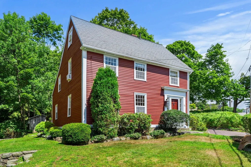 Unit for sale at 25 Bennett St, Manchester, MA 01944