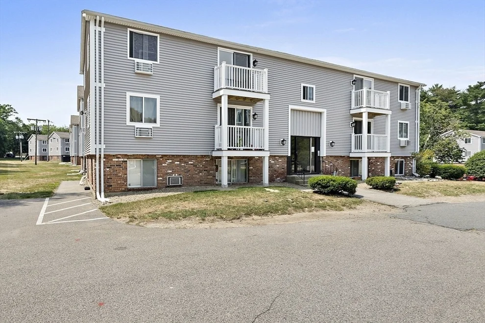 Unit for sale at 8 Royal Dane Dr, Marshfield, MA 02050