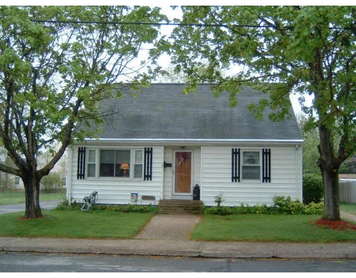 Unit for sale at 25 Fagan Street, Uxbridge, MA 01569