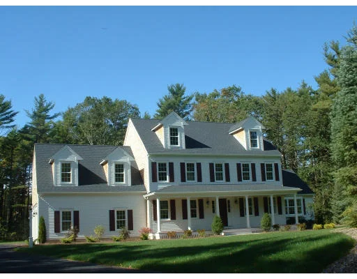 Unit for sale at 139 Wapping Road, Kingston, MA 02364