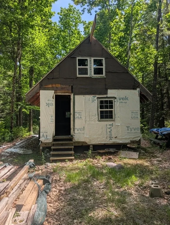 Unit for sale at 127 Round Hill Rd, Chester, MA 01011