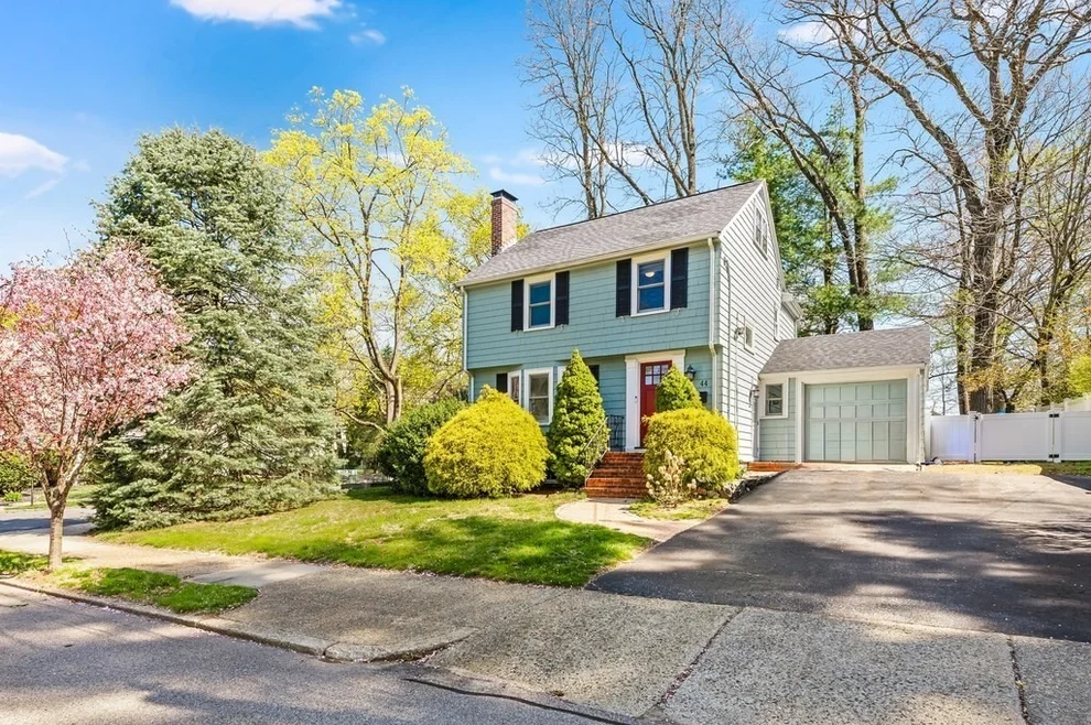 Unit for sale at 44 Pierrepont Rd, Newton, MA 02462
