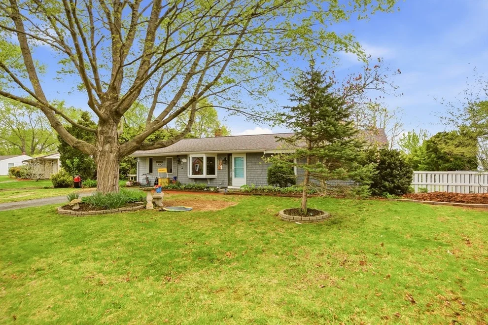 Unit for sale at 304 Bushee Road, Swansea, MA 02777
