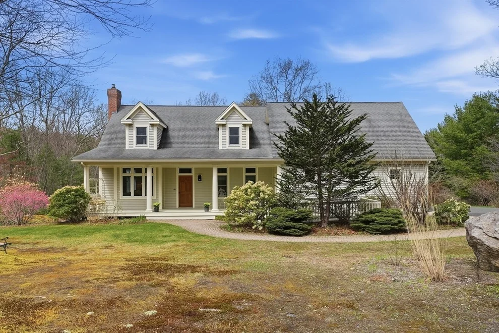 Unit for sale at 110 Turkey Hill Rd, Northampton, MA 01062