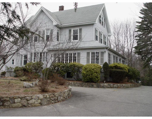 Unit for sale at 192 Woburn St, Lexington, MA 02420