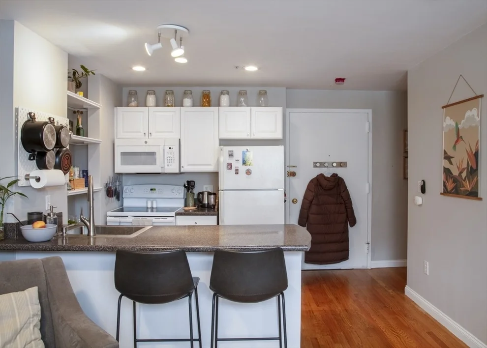 Unit for sale at 332 Jamaicaway, Boston, MA 02130