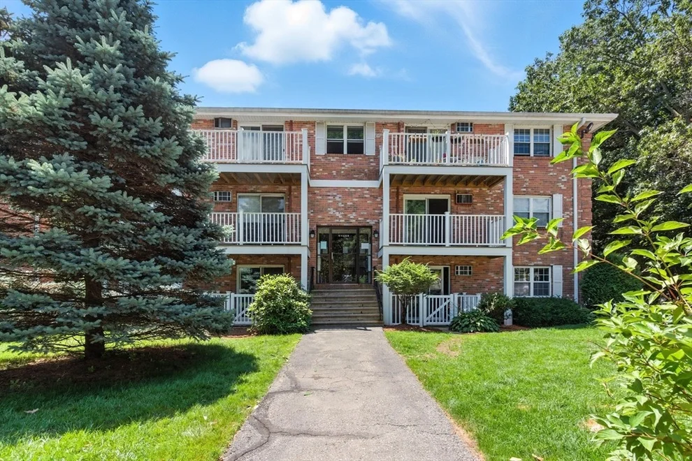 Unit for sale at 10 Karen Circle, Billerica, MA 01821
