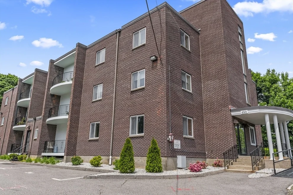 Unit for sale at 459 Willard St, Quincy, MA 02169