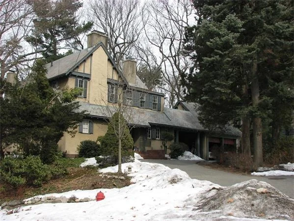 Unit for sale at 83 Agawam, Newton, MA 02468