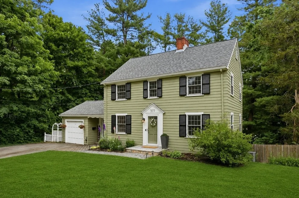Unit for sale at 377 Pearl St, Reading, MA 01867