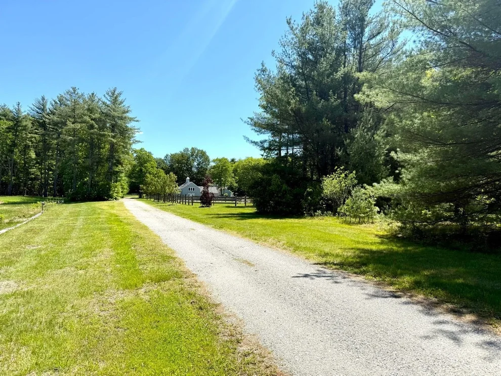 Unit for sale at 28 Deer Run Rd, Boxford, MA 01921
