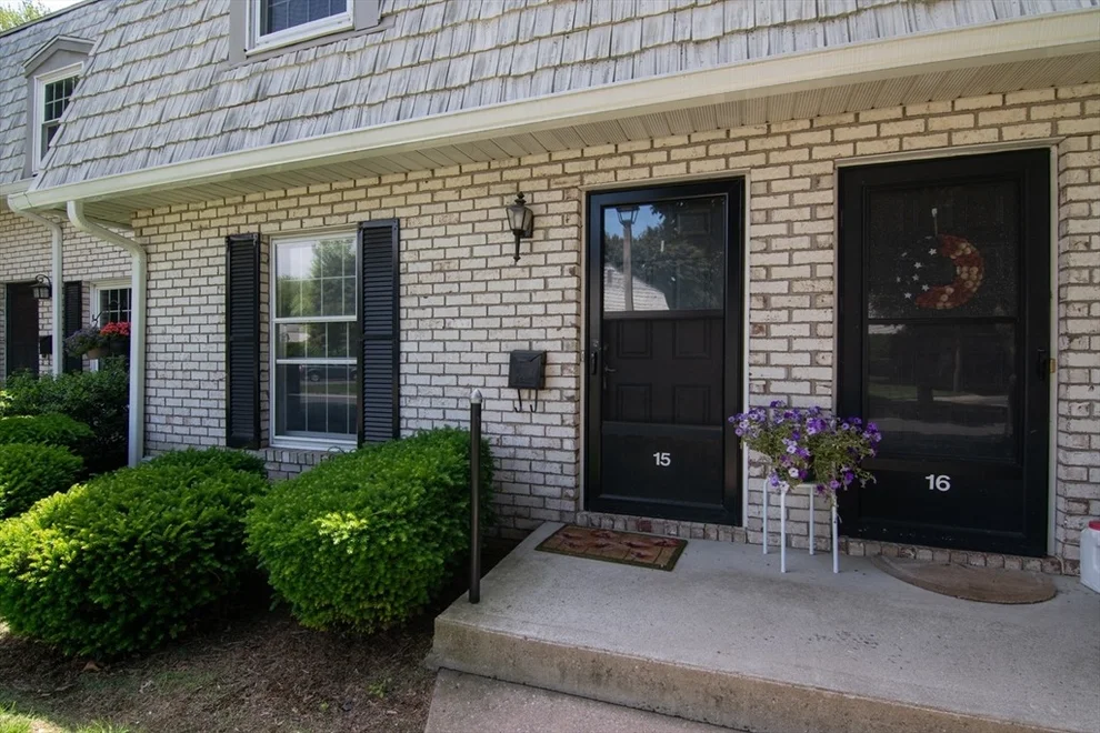 Unit for sale at 15 Plantation Dr, Agawam, MA 01001