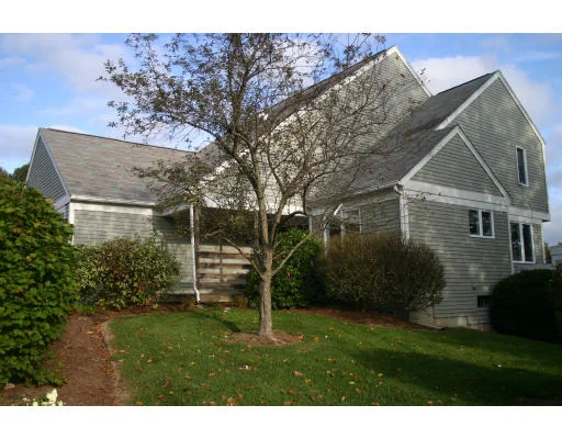 Unit for sale at 25 Stone Ridge Rd, Franklin, MA 02038