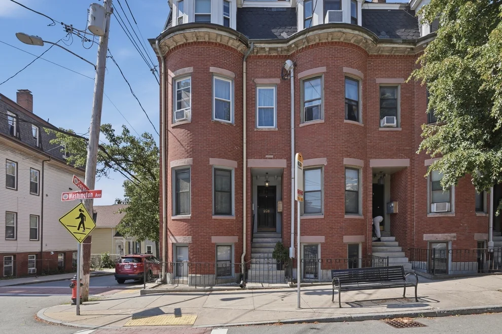 Unit for sale at 208 Washington Ave, Chelsea, MA 02150