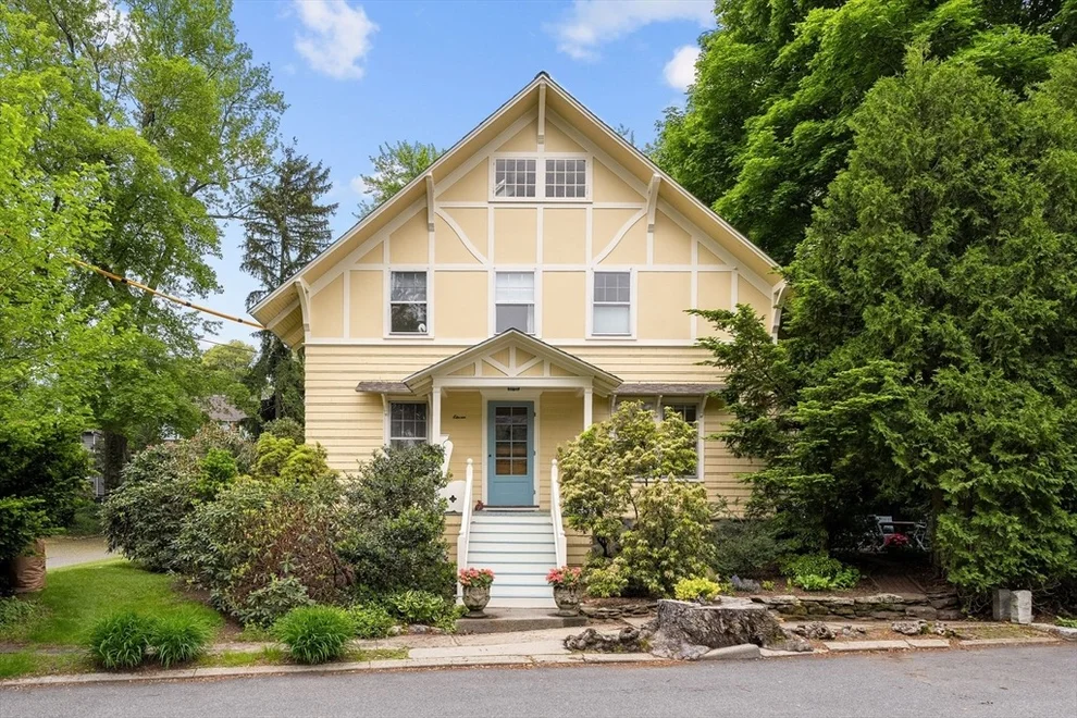 Unit for sale at 11 Windermere Park, Arlington, MA 02476