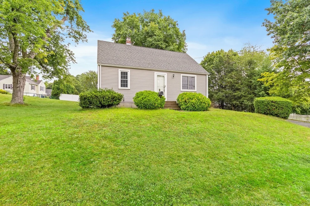Unit for sale at 51 Ridge Rd, Marlborough, MA 01752