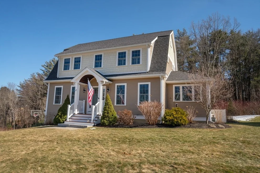 Unit for sale at 4 Locke Hill Ln, Amesbury, MA 01913
