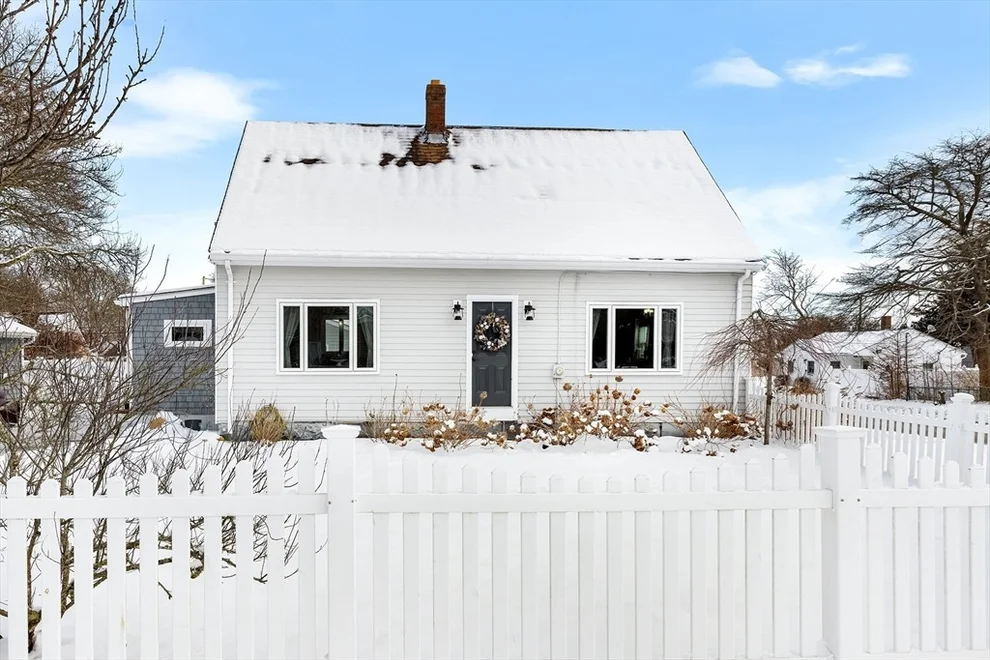 Unit for sale at 205 Sconticut Neck Rd, Fairhaven, MA 02719