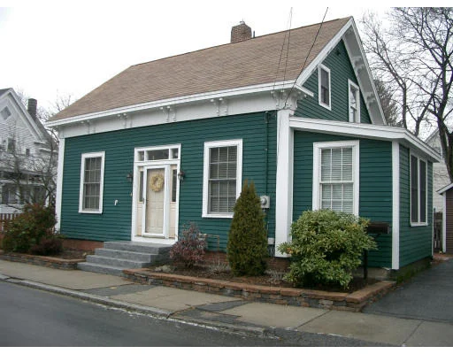 Unit for sale at 1 Chestnut St, Newburyport, MA 01950