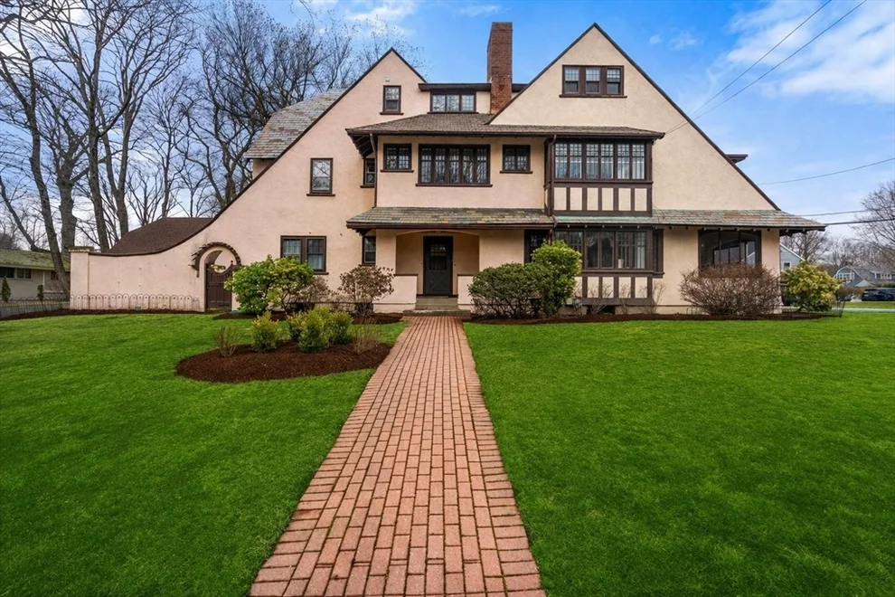 Unit for sale at 12 Leighton Rd, Wellesley, MA 02482