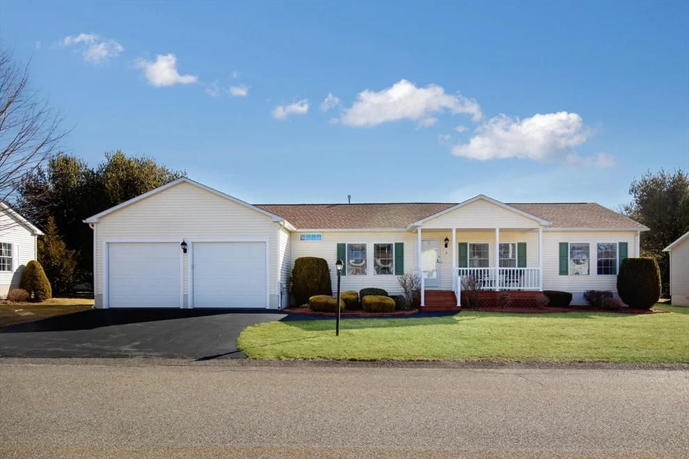 Unit for sale at 3 Sunstone Place, Bridgewater, MA 02324