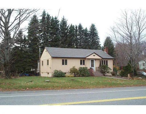 Unit for sale at 17 Grove, Paxton, MA 01612