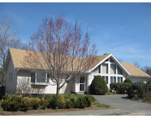 Unit for sale at 12 Hutchinson Road, Winchester, MA 01890