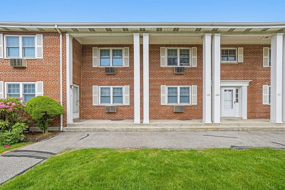 Unit for sale at 119 Emerson Gardens Rd, Lexington, MA 02420